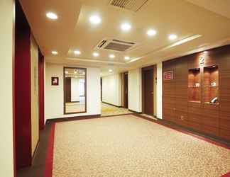 Lobby 2 Vessel Hotel Campana Okinawa