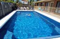 Swimming Pool Allambi Holiday Apartments