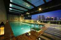 Swimming Pool Rhombus Park Aura Chengdu Hotel