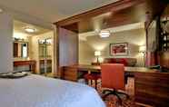 Bedroom 5 Hampton Inn & Suites Scottsdale at Talking Stick