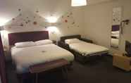 Kamar Tidur 5 ibis Styles Calais Centre