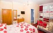 Kamar Tidur 7 The Meltham Guest House