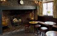 Quầy bar, cafe và phòng lounge 4 The Brocket Arms