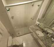 In-room Bathroom 5 Mercure RJ Nova Iguaçu Hotel