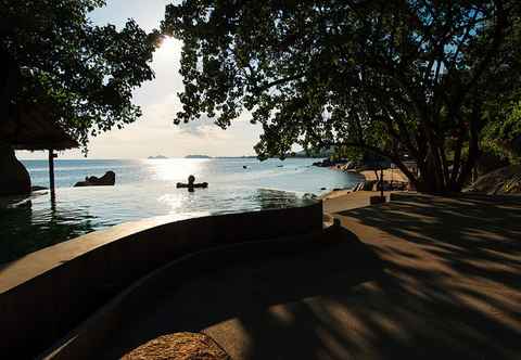 Kolam Renang The Bay Resort & Restaurant