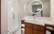 In-room Bathroom 3 SpringHill Suites Philadelphia Valley Forge/King of Prussia
