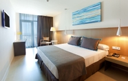 Bilik Tidur 4 Hotel Atenea Port Barcelona Mataro