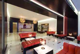 Lobi 4 Hotel Glamour