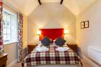 Bedroom The White Hart Inn