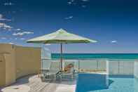 Swimming Pool Beach Suites