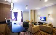 Bedroom 2 Kingsgate Hotel Doha by Millennium Hotels