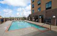 Swimming Pool 4 Hampton Inn Atmore