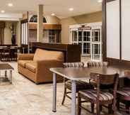 Lobby 7 Microtel Inn & Suites by Wyndham Wheeler Ridge