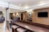 Quầy bar, cafe và phòng lounge Microtel Inn & Suites by Wyndham Wheeler Ridge