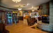 Bar, Cafe and Lounge 5 Lodge at Leathem Smith