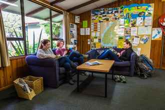 Lobby 4 YHA Te Anau