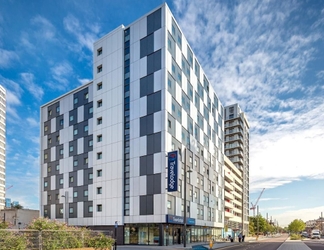 Exterior 2 Travelodge London Stratford