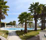 Swimming Pool 6 Praia da Lota Resort - Apartments