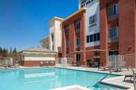 Swimming Pool Fairfield Inn & Suites Visalia Tulare