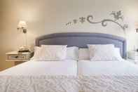 Bedroom Galeon Suites