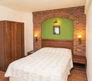 Bedroom 7 Natur-Med Hot Springs and Health Resort