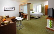 Bilik Tidur 3 SpringHill Suites Pittsburgh Latrobe