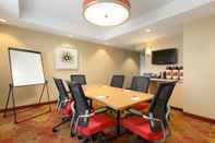 Functional Hall TownePlace Suites by Marriott Denver Airport at Gateway Park