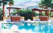 Swimming Pool 2 Desusino Residence & Hotel