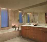 In-room Bathroom 3 The Ritz-Carlton Executive Residences