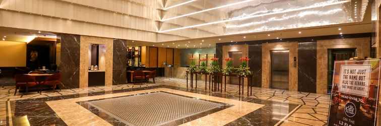 Lobby Radisson Blu Hotel Chennai City Centre