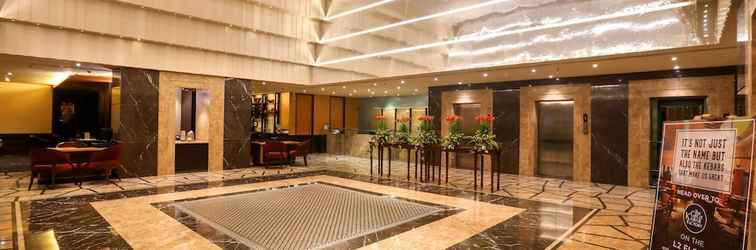 Lobby Radisson Blu Hotel Chennai City Centre