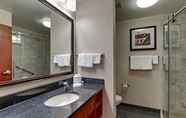 Toilet Kamar 6 Drury Plaza Hotel Nashville Franklin