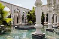 Swimming Pool Palais Namaskar