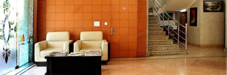 Lobby Indira International Inn