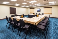 ห้องประชุม Holiday Inn Express Deer Lake, an IHG Hotel