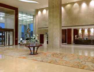 Lobby 2 Crowne Plaza Zhenjiang, an IHG Hotel