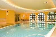 Swimming Pool Hotel Balneolum