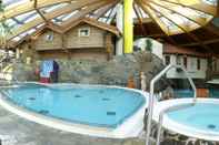 Swimming Pool Hotel Riemann