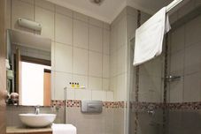 客房内浴室 Flower Palace Hotel