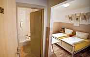 ห้องน้ำภายในห้อง 4 Hotel Gasthof Zur Linde
