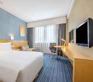 Bedroom 7 Holiday Inn Express Beijing Airport Zone, an IHG Hotel