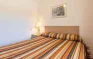 Bedroom 6 Bon Voyage Inn