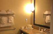 ห้องน้ำภายในห้อง 4 Comfort Inn & Suites Tooele - Salt Lake City