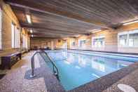 Swimming Pool Econo Lodge Vernon