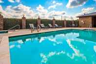 Swimming Pool Best Western Plus Sand Bass Inn & Suites