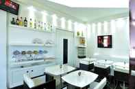 Bar, Kafe, dan Lounge Hotel Exclusive