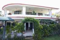 Luar Bangunan B&B Villa Pimm's