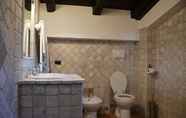 In-room Bathroom 4 Il Casale delle Ginestre Bed & Breakfast