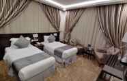 Kamar Tidur 2 Almaali Hotel