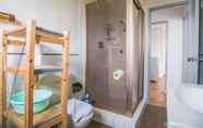 In-room Bathroom 7 Simple Comfort! 2bed1bath Unit in Meadowbank